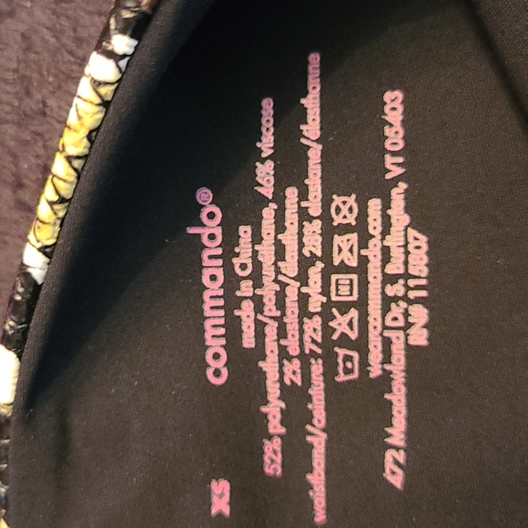 Commando Olive Faux Snake Legwear - Picture 3 of 5